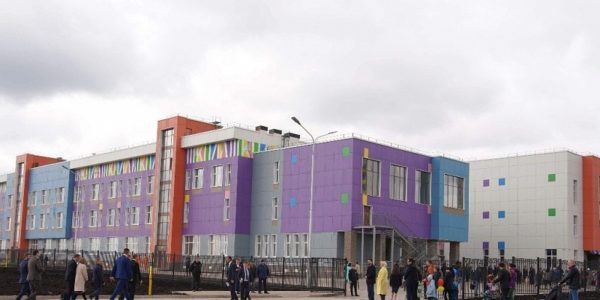 В уфимском микрорайоне «Яркий» открылась полилингвальная школа «СМАРТ»